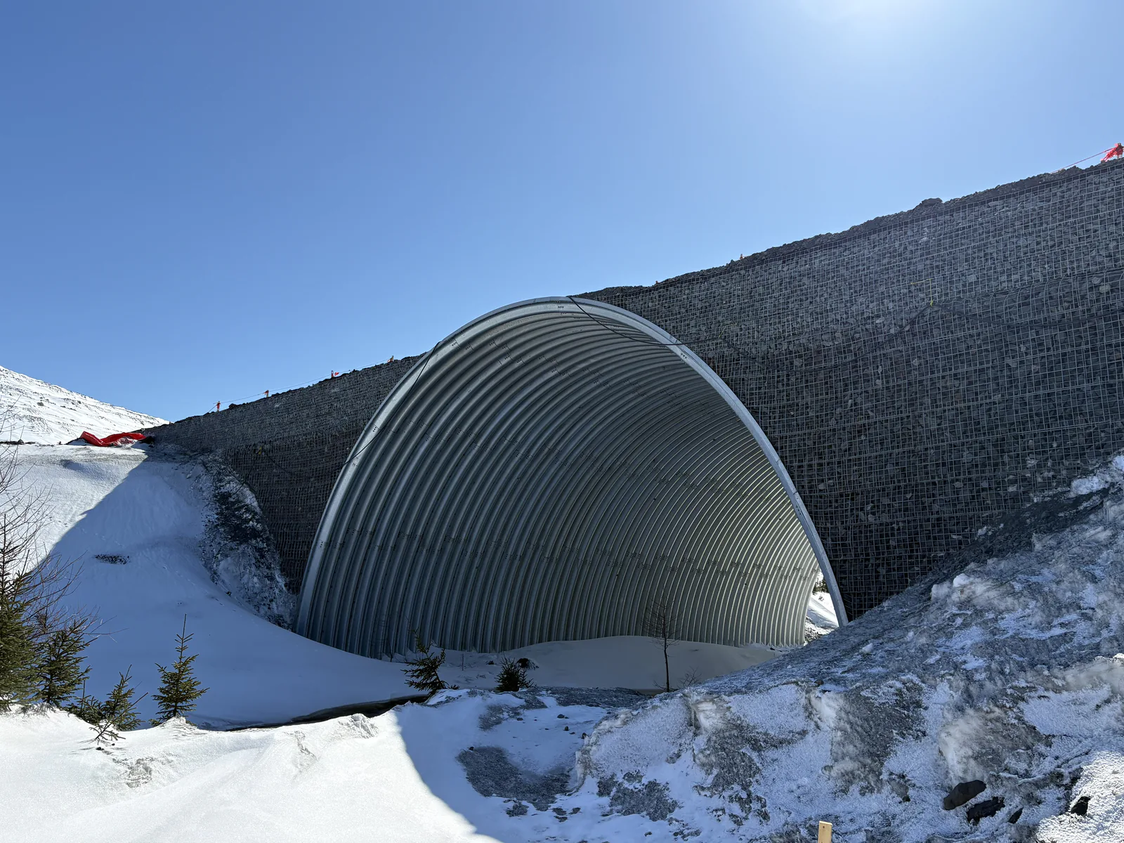 Rehabilitation of a 20 m diameter arch